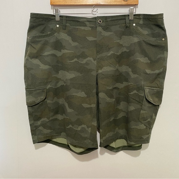 KUHL Camo Cargo Shorts‎ 22W Green Stretch Hiking Outdoor Adventure Utility Style - Picture 1 of 14